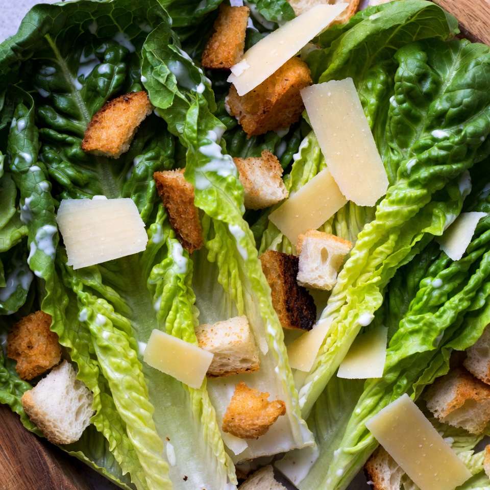The Ultimate Caesar Salad Guide: From Tableside Tradition to Your Kitchen